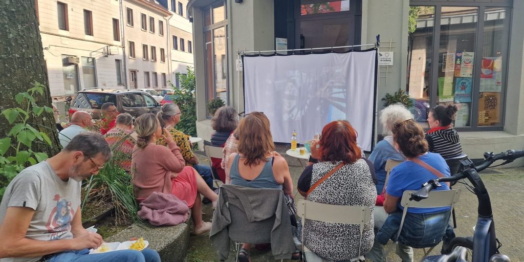 Open-Air-Kino vor dem »Aufbruch«
