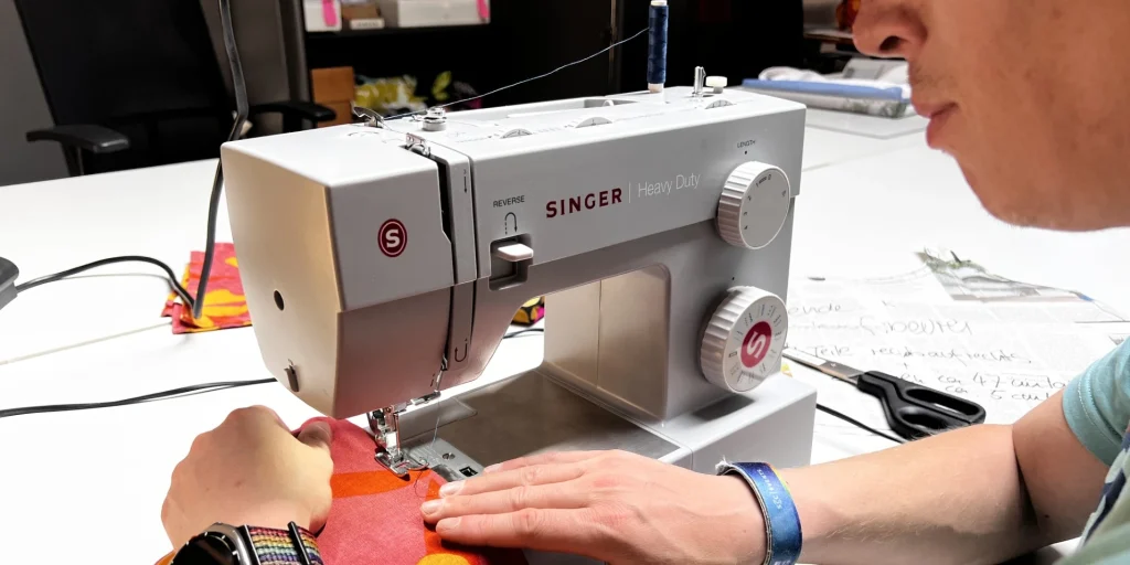 Umgang mit der Nähmaschine